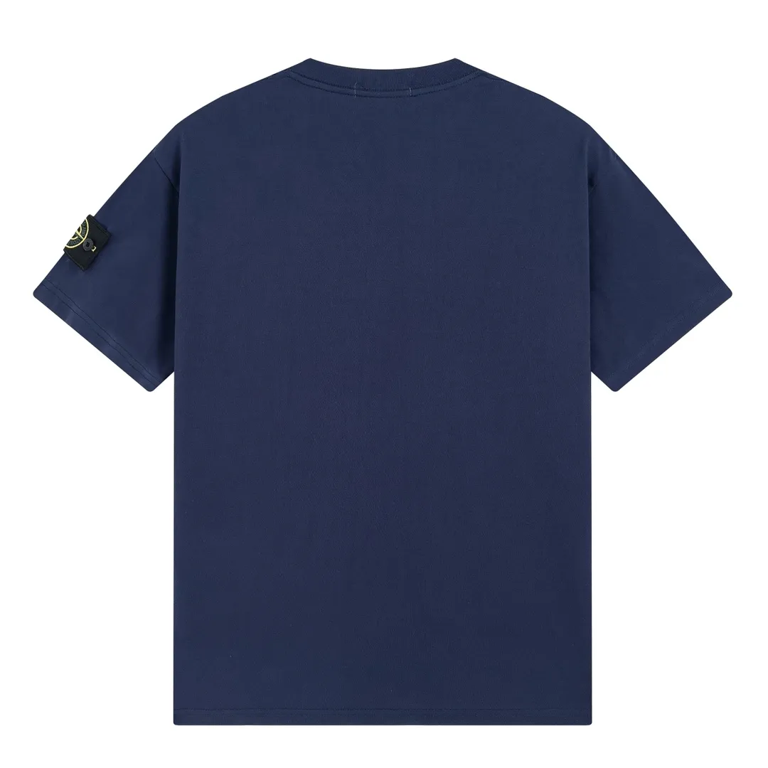 W623#P106💰 [Stone Island’s popular cuffed branded round neck off-shoulder short-sleeved T-shirt] Super versatile! A short-sleeved upper body for major celebrity internet celebrities, made of 260g combed cotton 32-count double yarn. Comfortable and breathable, customized accessories, oversize version. Dropped shoulder sleeves, very loose, same style for men and women, suitable for couples💑 Match as you like. The upper body is super beautiful. Color: Black White Apricot Gray Navy Size: M L XL XXL Ｍ Shoulder Width 47 Bust 52 Length 70 L Shoulder Width 48 Bust 54 Length 72 XL Shoulder width 59 Bust 56 Length 74 XXL Shoulder width 50 Bust 58 Length 76